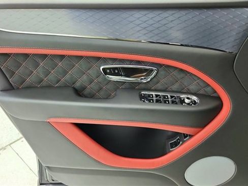 Used 2022 Bentley Bentayga Speed image 33