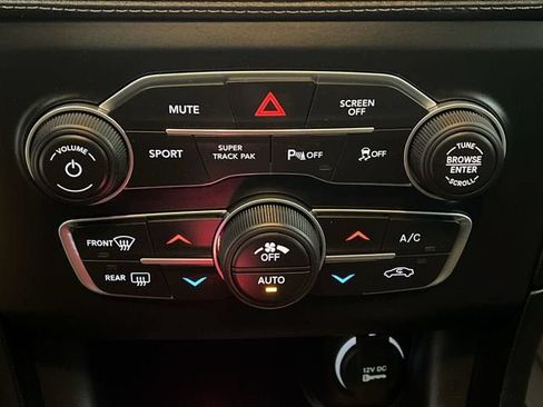 Used 2022 Dodge Charger R/T w/ Plus Group RWD image 17