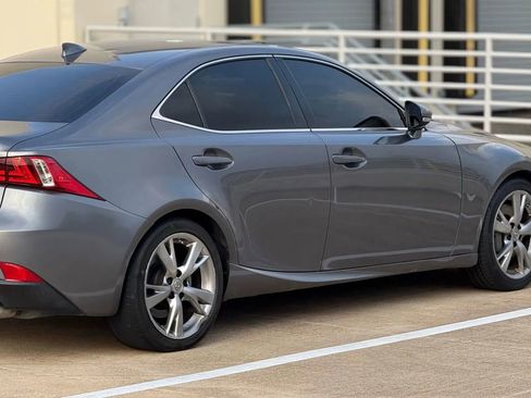 Used 2016 Lexus IS 200t RWD image 9
