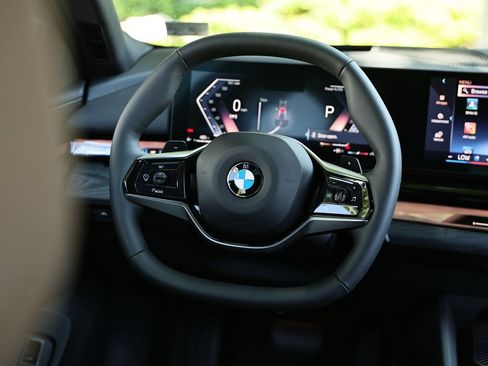 New 2027 BMW 530i w/ Premium Package RWD image 28
