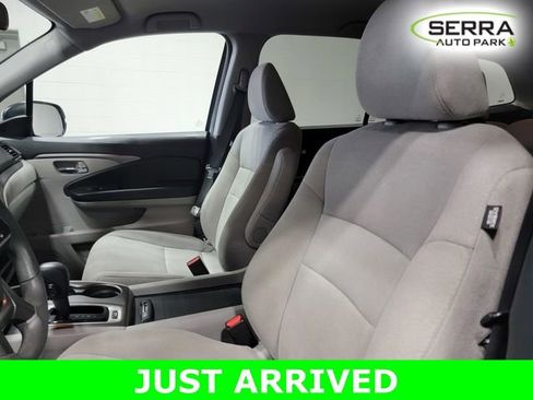 Used 2020 Honda Pilot EX image 12