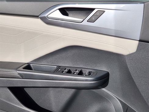 New 2026 Volkswagen Taos SEL image 3