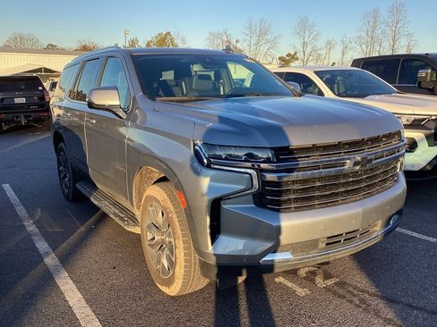 Used 2024 Chevrolet Tahoe LT w/ Luxury Package image 2