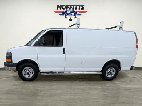 Used 2014 GMC Savana 2500 image 2
