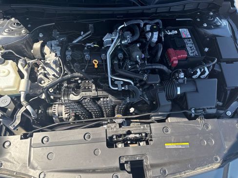 Used 2025 Nissan Altima 2.5 SV FWD image 25