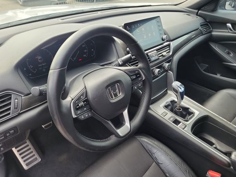 Used 2018 Honda Accord Sport image 20