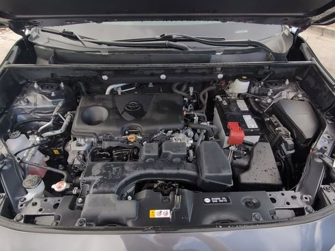 Used 2025 Toyota RAV4 XLE image 33