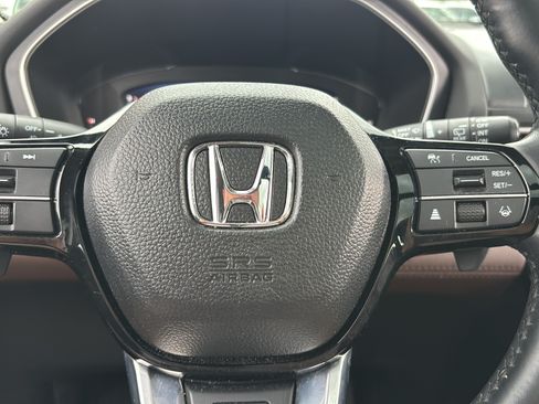 Certified 2024 Honda Pilot Elite image 32