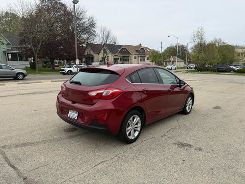 Used 2019 Chevrolet Cruze LT w/ Convenience Package FWD image 6