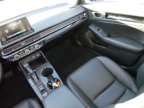 Used 2024 Honda Civic EX-L image 11