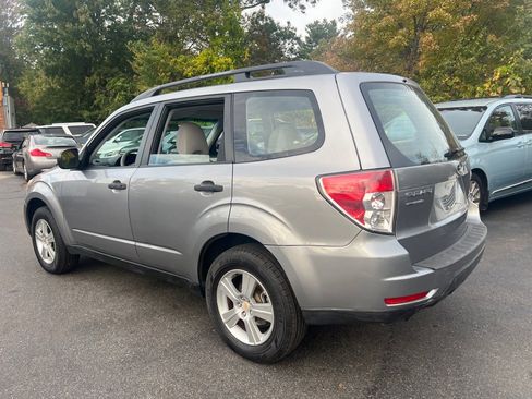 Used 2011 Subaru Forester 2.5X w/ Alloy Wheel Value Pkg image 3