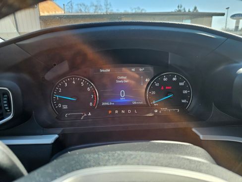 Used 2022 Ford Explorer XLT w/ Equipment Group 202A AWD/4WD image 14