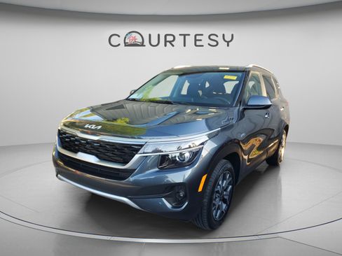 Used 2023 Kia Seltos EX AWD/4WD image 5