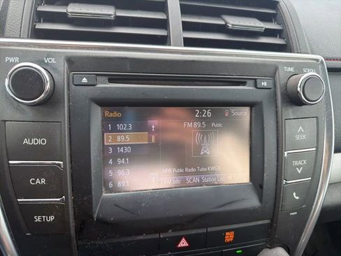 Used 2016 Toyota Camry SE FWD image 13