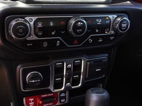 Used 2022 Jeep Wrangler Unlimited Rubicon w/ LED Lighting Group image 19