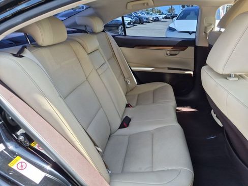 Used 2017 Lexus ES 300h w/ Navigation System Package FWD image 10