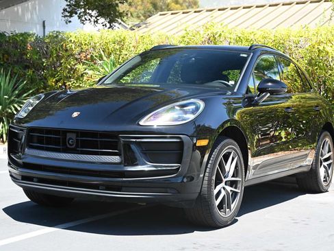 Used 2024 Porsche Macan AWD/4WD image 1