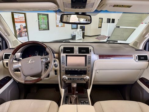 Used 2015 Lexus GX 460 w/ Premium Package AWD/4WD image 10