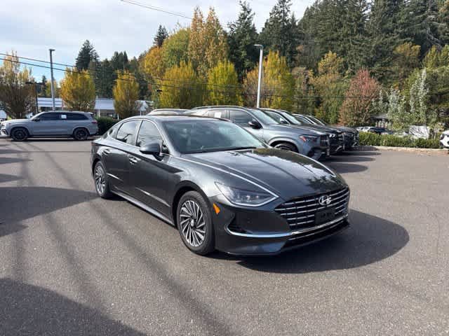 Used 2023 Hyundai Sonata Limited w/ Cargo Package FWD image 3