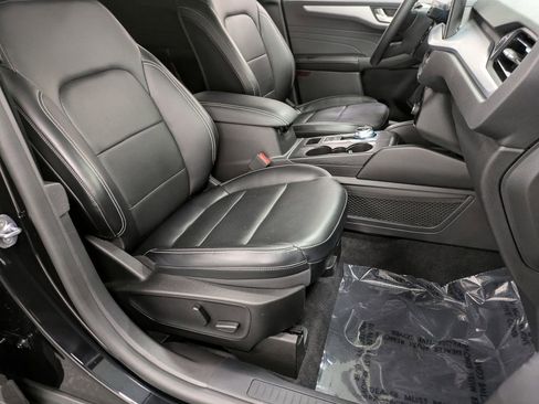 Used 2023 Ford Escape Platinum AWD/4WD image 29