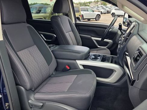 Used 2024 Nissan Titan SV w/ SV Convenience Package RWD image 18