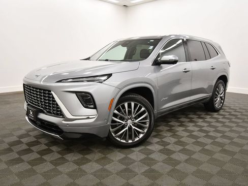 Used 2025 Buick Enclave Avenir w/ Super Cruise Package AWD/4WD image 2
