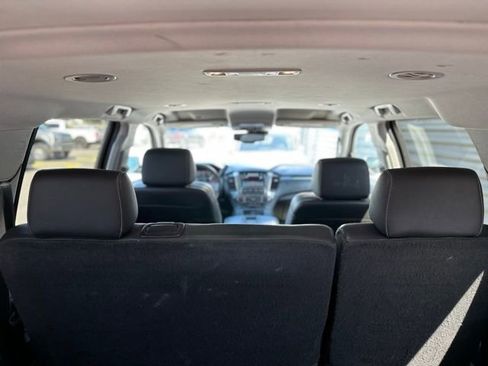 Used 2019 Chevrolet Suburban LT image 24