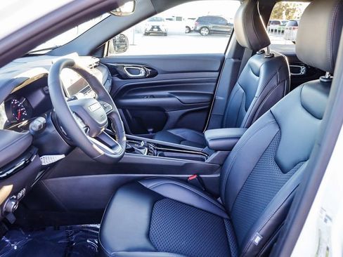 New 2026 Jeep Compass Latitude image 18