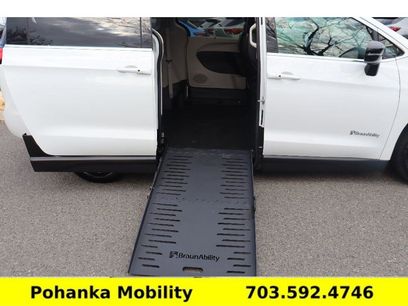 Used 2024 Chrysler Pacifica Touring-L