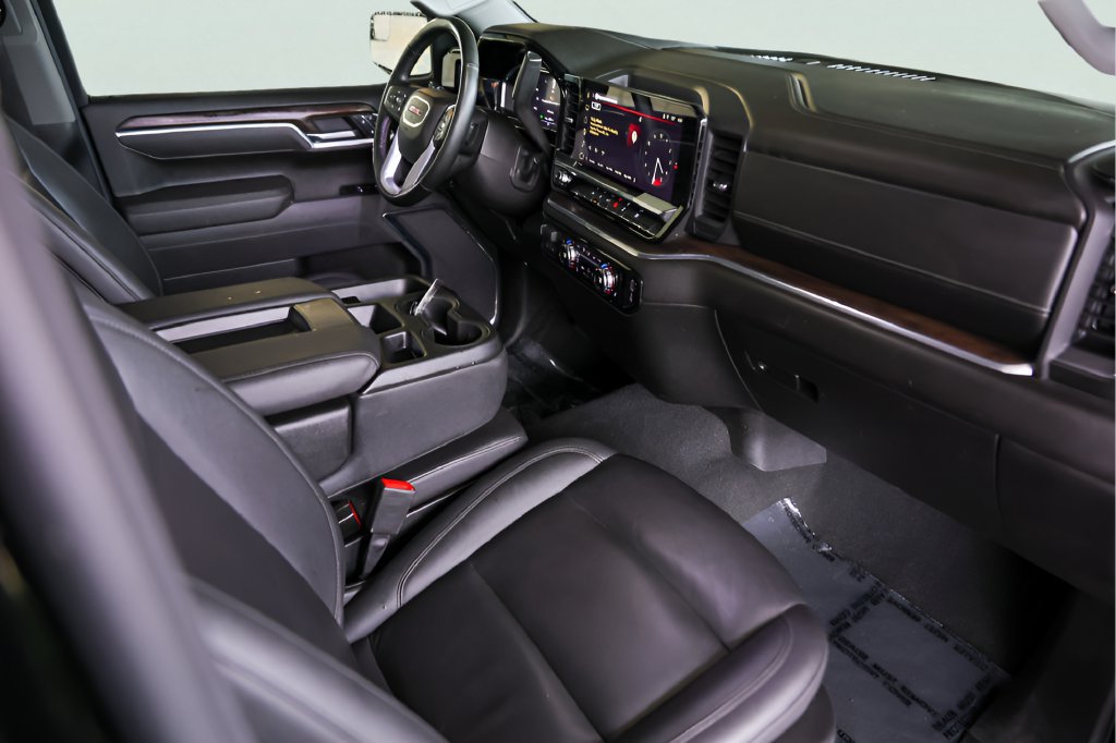 Used 2026 GMC Sierra 1500 SLT RWD image 30