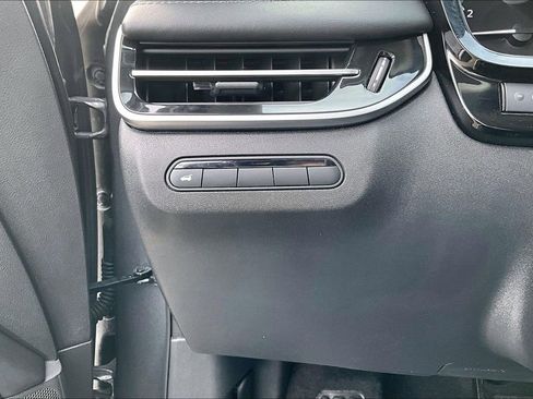 Certified 2025 INFINITI QX60 Pure image 36