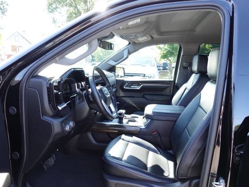 Used 2024 GMC Sierra 1500 Elevation image 10