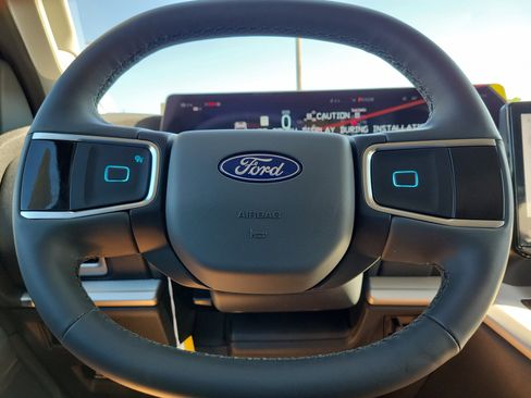 New 2026 Ford Expedition Active image 13