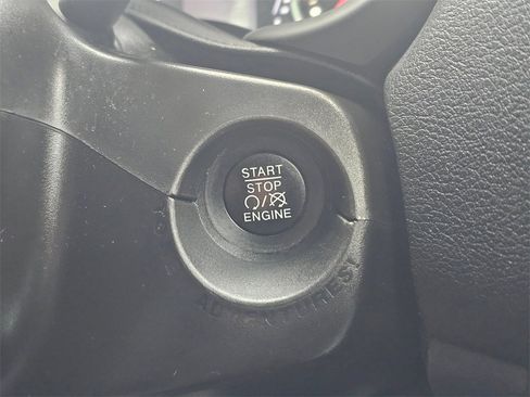 Used 2019 Jeep Renegade Altitude w/ Quick Order Package 2XM image 32