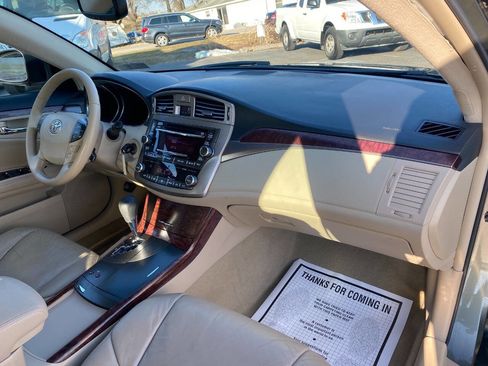Used 2011 Toyota Avalon Limited image 31