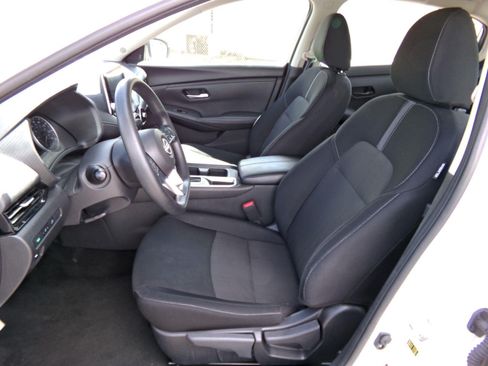 Used 2025 Nissan Sentra SV FWD image 11