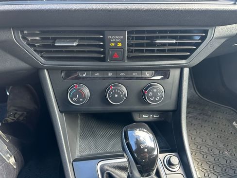 Used 2024 Volkswagen Jetta Sport image 17