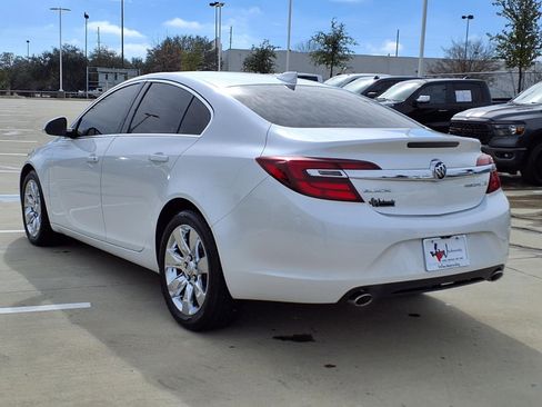 Used 2016 Buick Regal image 2