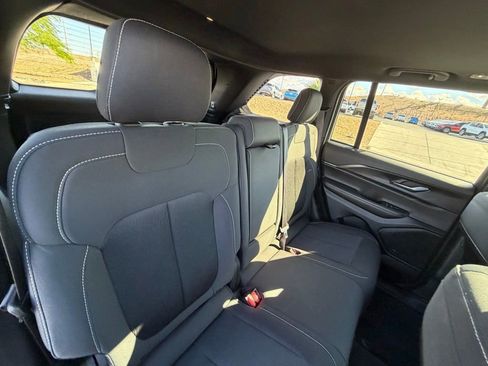 Used 2025 Jeep Grand Cherokee Laredo X w/ Luxury Tech Group I image 18