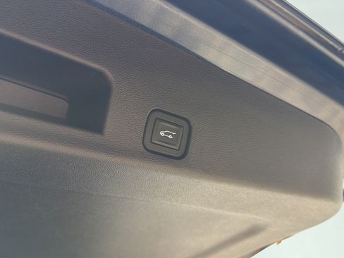 Used 2024 Chevrolet Traverse Z71 w/ LPO, Floor Liner Package AWD/4WD image 13