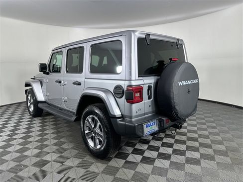 Used 2018 Jeep Wrangler Unlimited Sahara image 6