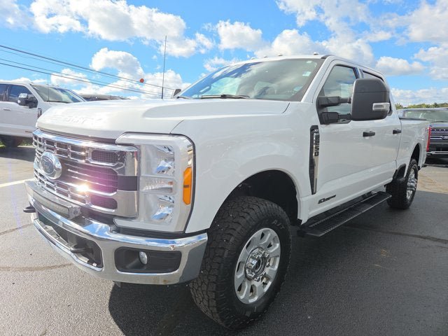 Used 2023 Ford F250 XLT AWD/4WD image 2