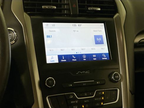 Used 2020 Ford Fusion SEL FWD image 15