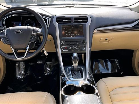 Used 2016 Ford Fusion SE w/ Equipment Group 202A image 6