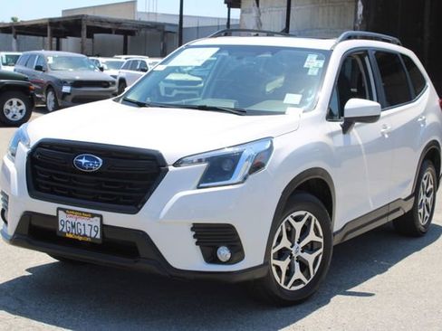 Used 2023 Subaru Forester Premium AWD/4WD image 10