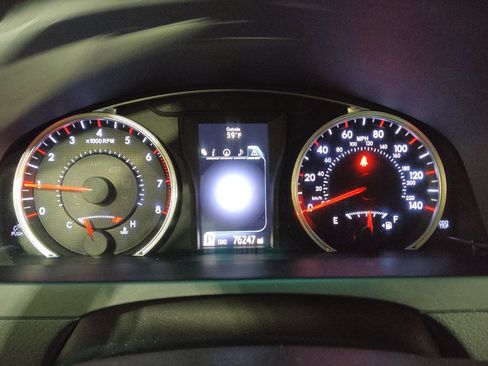 Used 2015 Toyota Camry XSE image 23