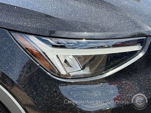 Used 2025 Volvo XC40 B5 Plus image 10