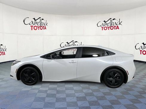 New 2026 Toyota Prius LE FWD image 5