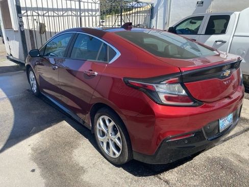 Used 2016 Chevrolet Volt Premier w/ Driver Confidence Package FWD image 7