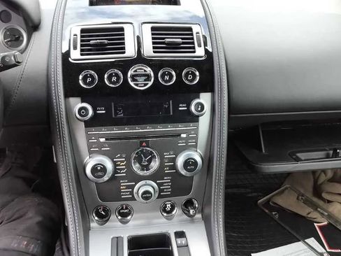 Used 2015 Aston Martin DB9 Volante RWD image 14